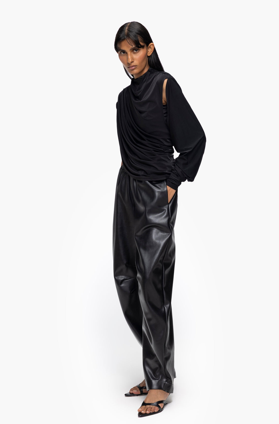 V-waist Pants