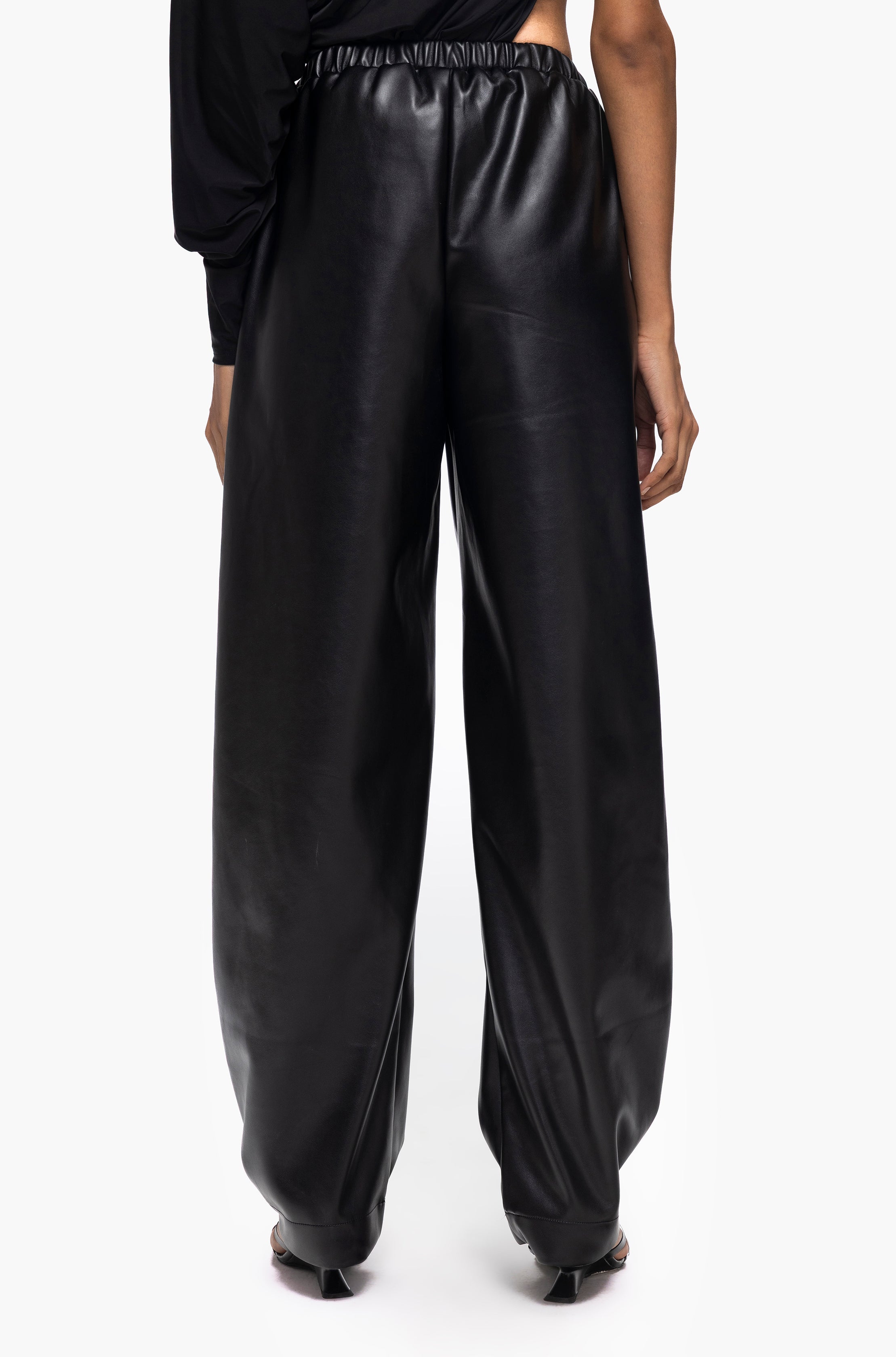 V-waist Pants